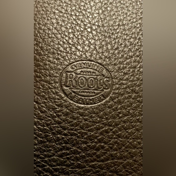 Roots Textured Leather wallet - Picture 1 of 4